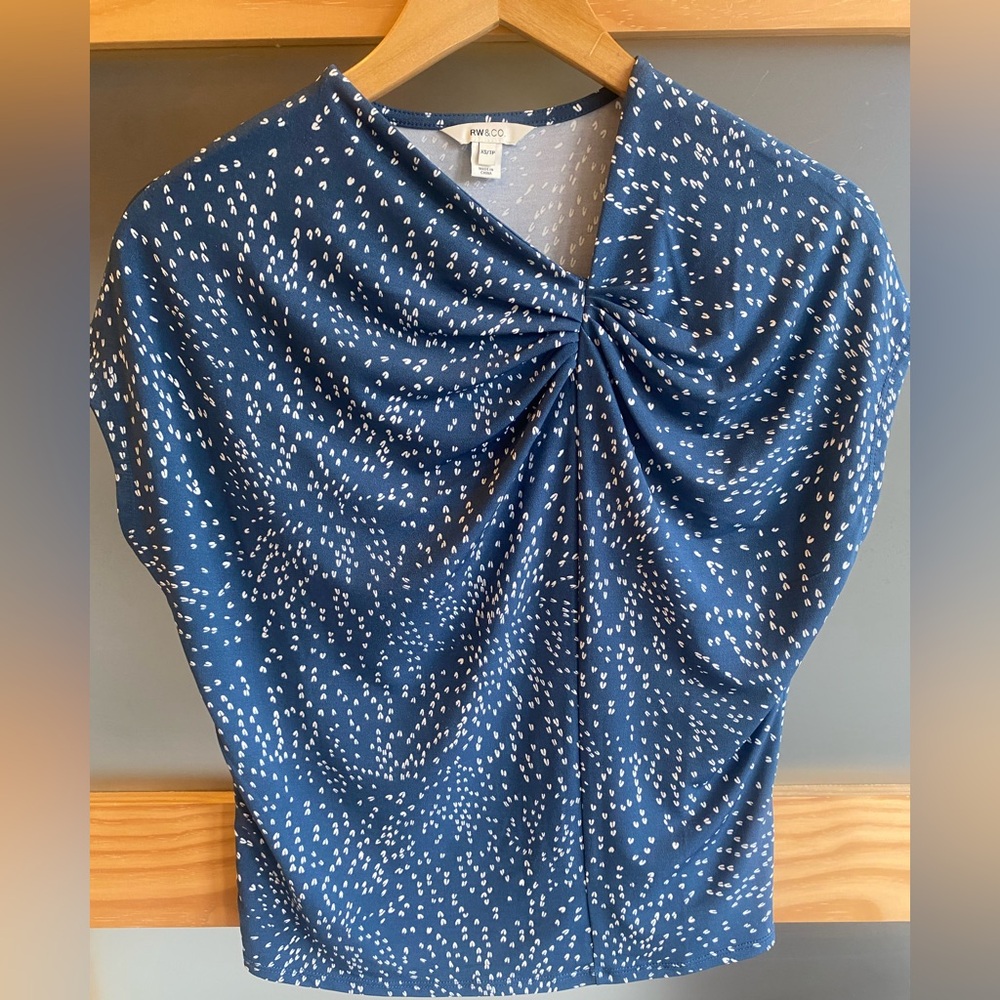 RW&CO. Blue and White Patterned Top XS